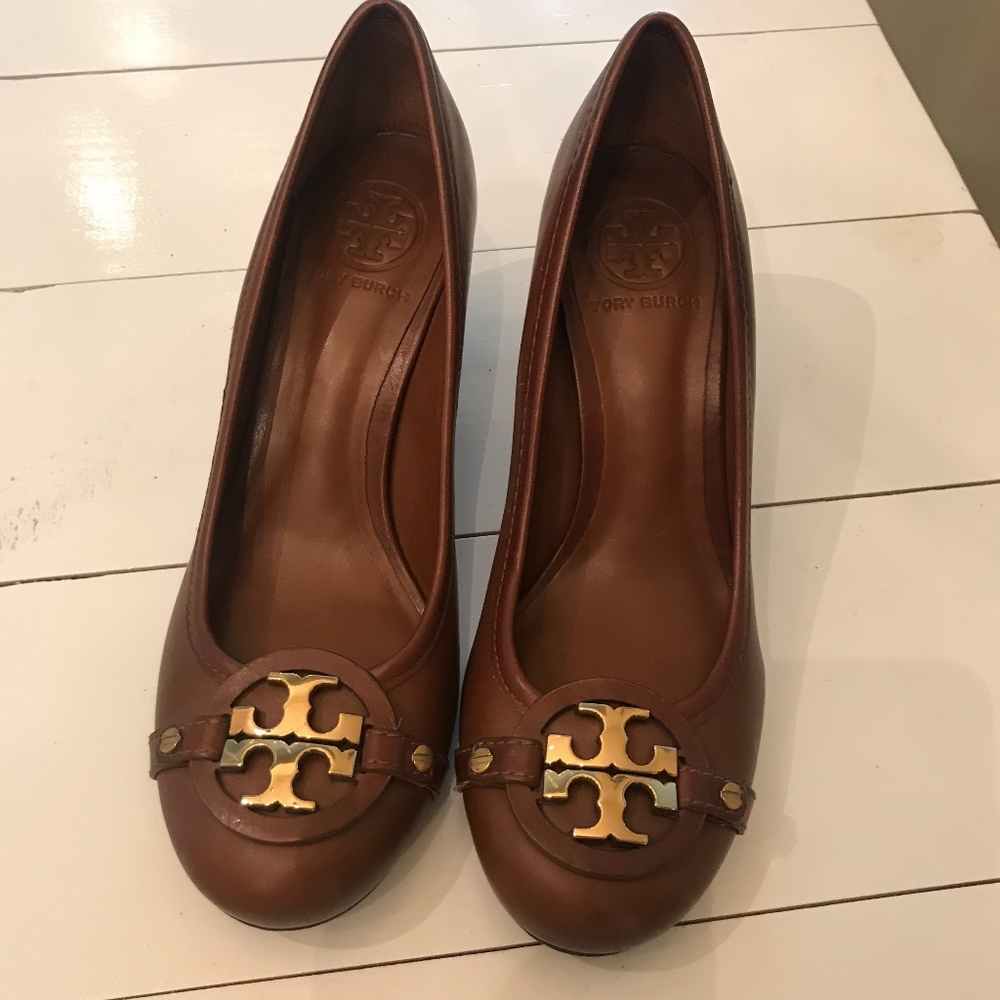 Tory Burch Chelsea block heel pump